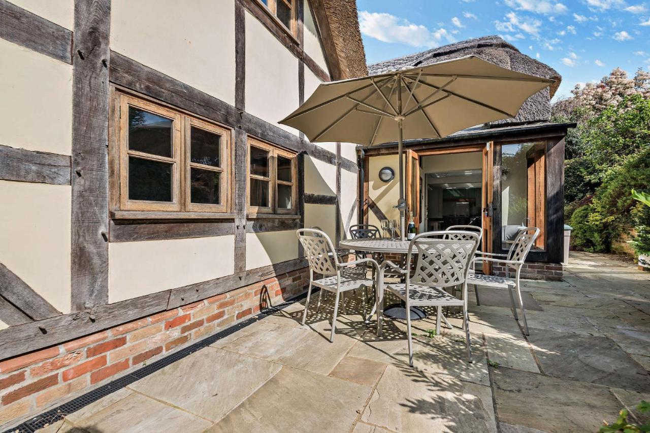 The Cottage, Beautiful New Forest 5 Bedroom Thatched * Breamore