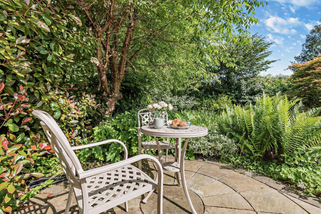 The Cottage, Beautiful New Forest 5 Bedroom Thatched * Breamore