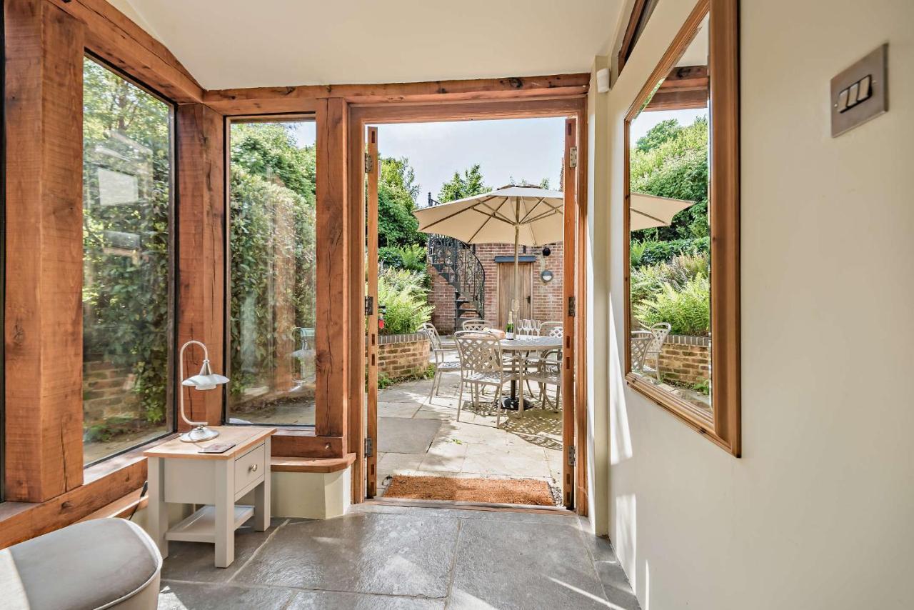 The Cottage, Beautiful New Forest 5 Bedroom Thatched * Breamore
