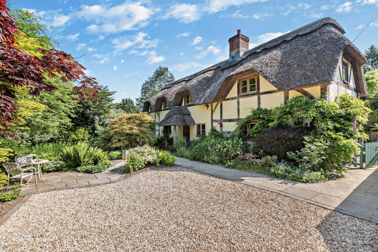 The Cottage, Beautiful New Forest 5 Bedroom Thatched * Breamore