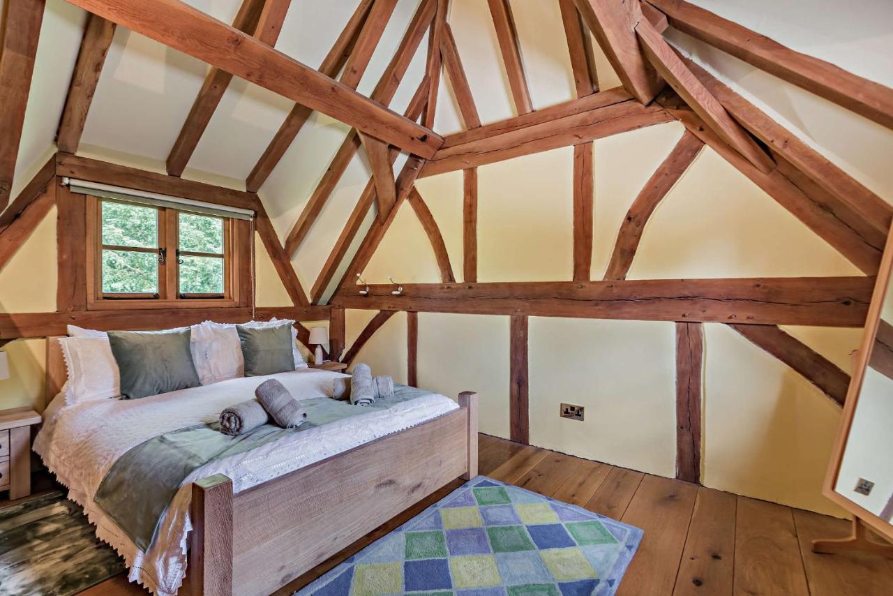 The Cottage, Beautiful New Forest 5 Bedroom Thatched Holiday home Breamore