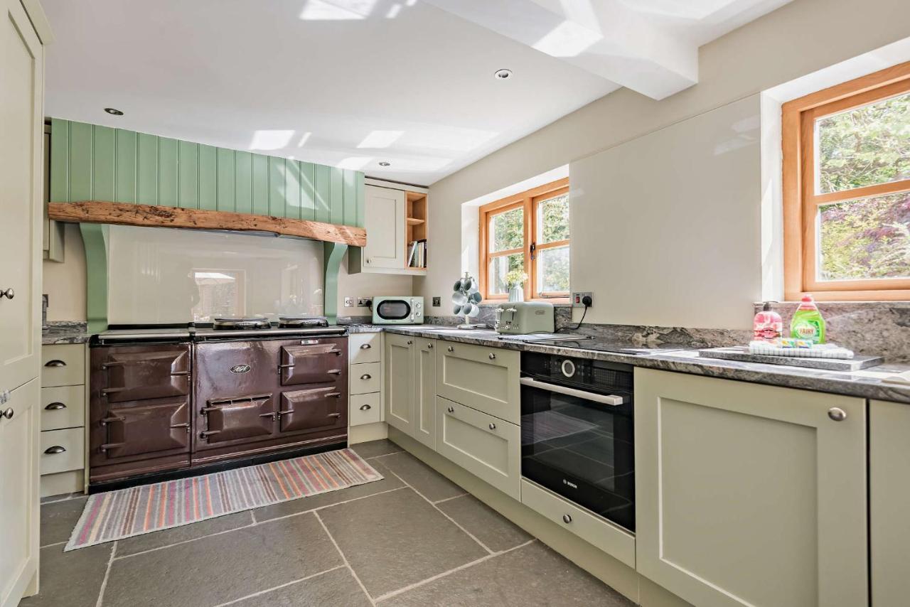 The Cottage, Beautiful New Forest 5 Bedroom Thatched Breamore
