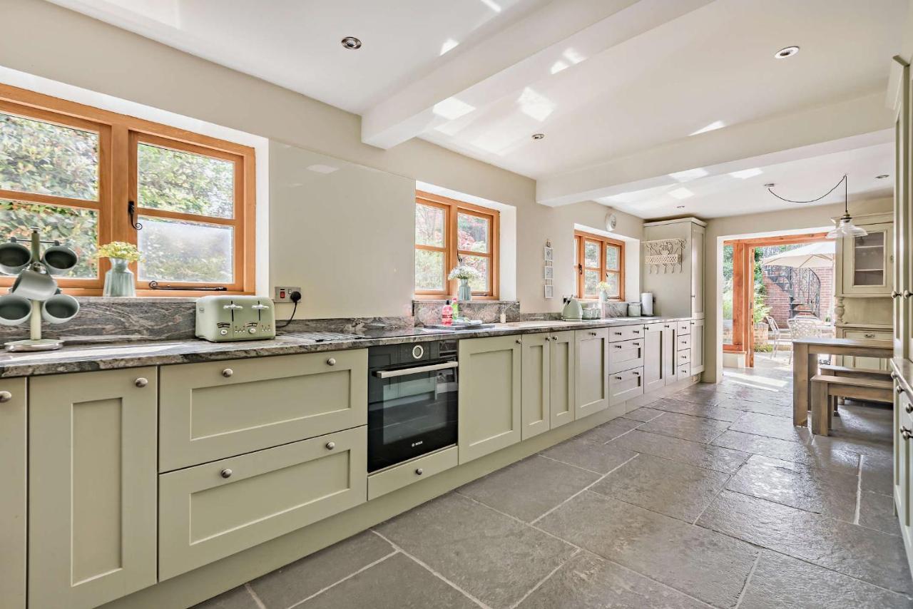 Holiday home The Cottage, Beautiful New Forest 5 Bedroom Thatched Breamore